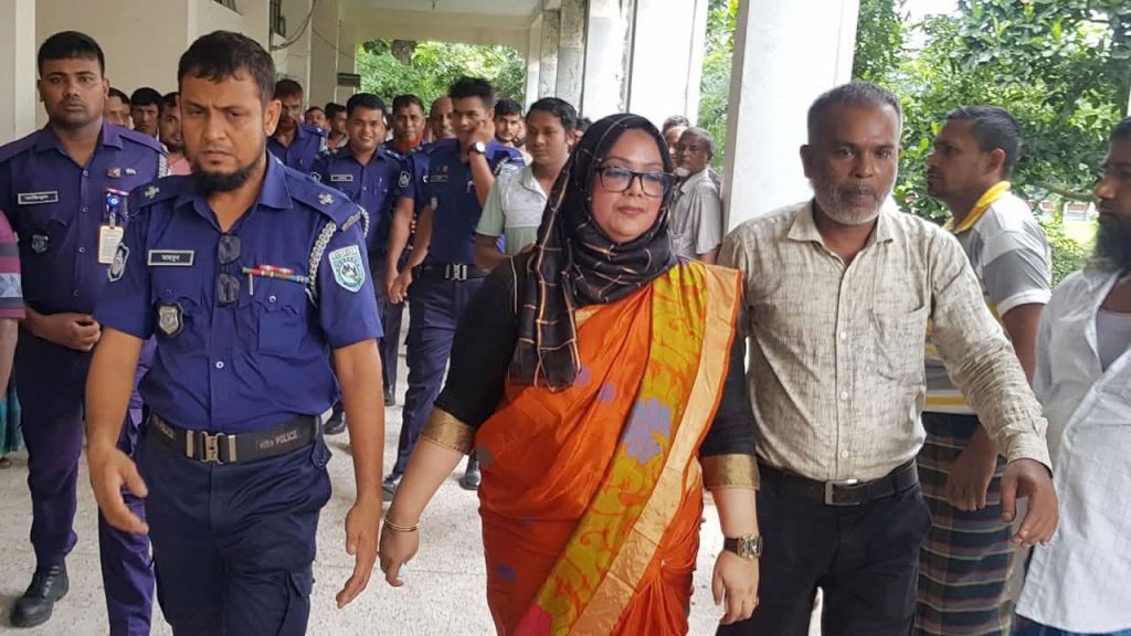 সাংবাদিক নির্যাতন: কুড়িগ্রামে সাবেক জেলা প্রশাসক সুলতানা পারভীন কারাগারে