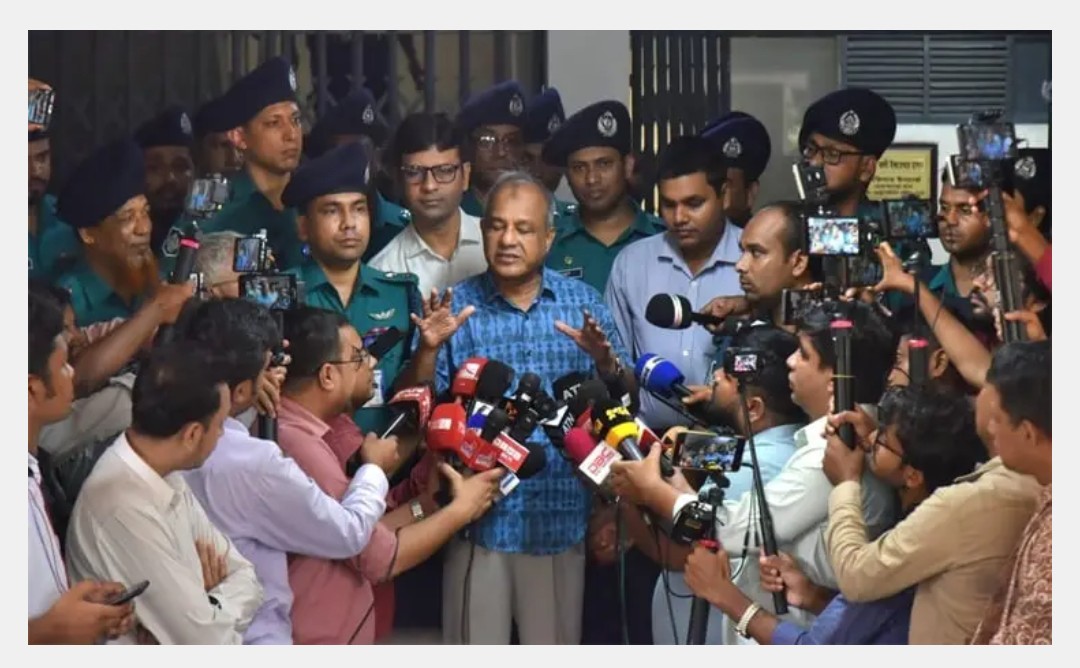 দুষ্কৃতকারীরা পূজাকে অস্থিতিশীল করতে চেয়েছিল, সফল হয়নি: স্বরাষ্ট্র উপদেষ্টা